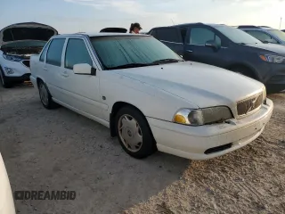 1999 Volvo S70 z VIN YV1LS55A7X2611349, wystawiony jako Copart lot #76352294 z przebiegiem Nie podano mil oraz Szkody całkowita. Historia ofert i sprzedaży dostępna na DreamBid. Obrazek 4.