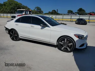 2015 Mercedes-Benz C-Class C 300 Luxury with VIN 55SWF4KB2FU070364, listed as a Copart auction lot 53535355 with 58,568 mi miles and Salvage Title. Bid and sale history available at carsss.com. Image 4.