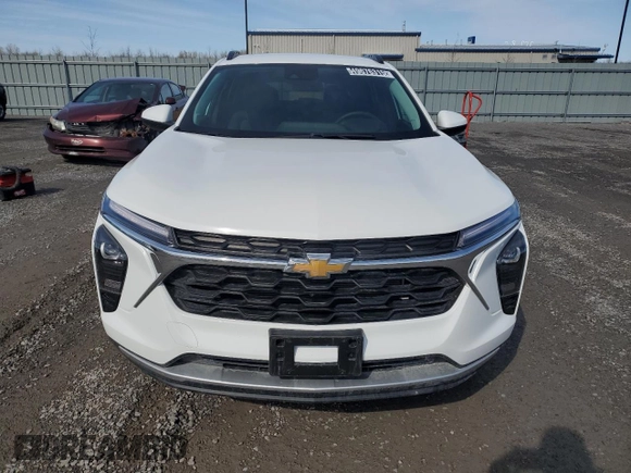 2025 Chevrolet Trax LT with VIN KL77LHE28SC026195, listed as a Copart auction lot 49676315 with 9,260 mi miles and Clean Title. Bid and sale history available at carsss.com. Image 5.