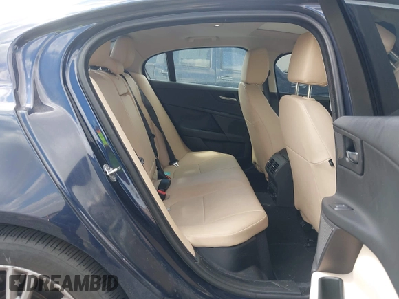 2019 Jaguar XE 25t Premium with VIN SAJAD4FX4KCP47267, listed as a IAAI auction lot 42113311 with 63,914 mi miles. Bid and sale history available at carsss.com. Image 8.