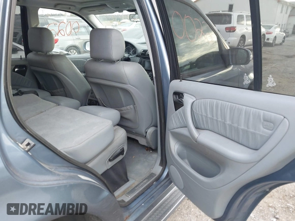 2005 Mercedes-Benz M 350 with VIN 4JGAB57E55A551762, listed as a IAAI auction lot 40800022 with 174,828 mi miles and . Bid and sale history available at DreamBid. Image 8.