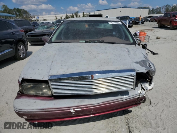1995 Chevrolet Caprice z VIN 1G1BL52W7SR137278, wystawiony jako Copart lot #74446544 z przebiegiem Nie podano mil oraz Szkoda całkowita • Salvage title. Historia ofert i sprzedaży dostępna na DreamBid. Obrazek 5.