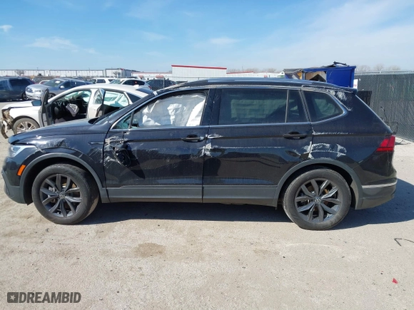 2022 Volkswagen Tiguan SE with VIN 3VV3B7AX7NM168302, listed as a IAAI auction lot 41588270 with 1 mi miles. Bid and sale history available at carsss.com. Image 13.