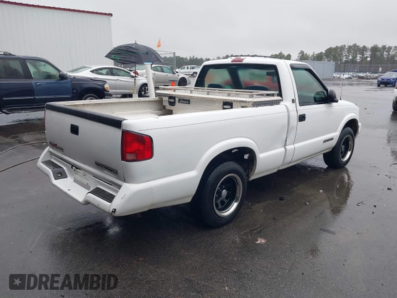 1997 GMC Sonoma SLS with VIN 1GTCS14X9V8506598, listed as a IAAI auction lot 41540477 with 205,481 mi miles. Bid and sale history available at carsss.com. Image 4.