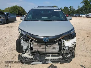 2022 Toyota Sienna XLE Woodland Edition with VIN 5TDASKFC5NS042826, listed as a Copart auction lot 68443544 with 37,948 mi miles and Salvage Title. Bid and sale history available at carsss.com. Image 5.