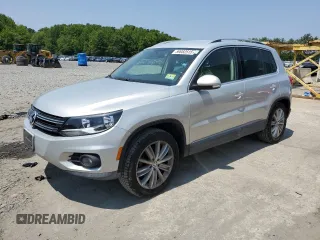 2012 Volkswagen Tiguan LE z VIN WVGAV7AX4CW556996, wystawiony jako Copart lot #59082515 z przebiegiem 131 394 mil mil oraz Szkoda całkowita • Salvage title. Historia ofert i sprzedaży dostępna na DreamBid. Obrazek 1.