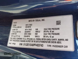 2023 Tesla Model 3 z VIN 5YJ3E1EA8PF403743, wystawiony jako IAAI lot #42076747 z przebiegiem 58 399 mil mil oraz . Historia ofert i sprzedaży dostępna na DreamBid. Obrazek 9.