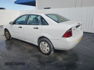 2007 Ford Focus S z VIN 1FAHP34N07W331020, wystawiony jako Copart lot #45483515 z przebiegiem 80 981 mil mil oraz Czysty tytuł • Clean title. Historia ofert i sprzedaży dostępna na DreamBid. Obrazek 2.