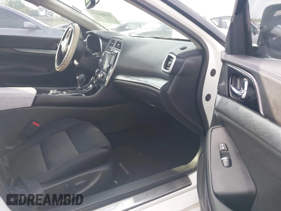 2017 Nissan Maxima SV z VIN 1N4AA6AP8HC365378, wystawiony jako IAAI lot #41984258 z przebiegiem 159 267 mil mil oraz . Historia ofert i sprzedaży dostępna na DreamBid. Obrazek 5.