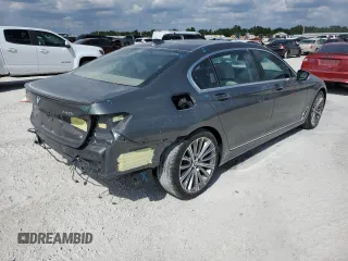 2018 BMW 7 Series 740i xDrive with VIN WBA7E4C51JGV23905, listed as a Copart auction lot 46949643 with 33,842 mi miles. Bid and sale history available at carsss.com. Image 3.