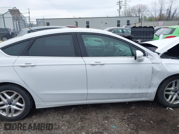 2016 Ford Fusion SE with VIN 1FA6P0H70G5105051, listed as a IAAI auction lot 42002630 with 178,851 mi miles. Bid and sale history available at carsss.com. Image 14.