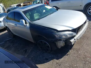 2008 Lexus ES 330 z VIN JTHBJ46G182179567, wystawiony jako IAAI lot #41765770 z przebiegiem 301 942 mil mil oraz . Historia ofert i sprzedaży dostępna na DreamBid. Obrazek 1.