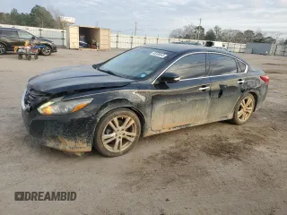 2017 Nissan Altima SR with VIN 1N4BL3AP5HC163322, listed as a Copart auction lot 45338045 with 138,711 mi miles and Salvage title. Bid and sale history available at DreamBid. Image 1.