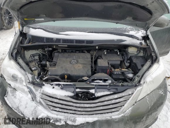 2013 Toyota Sienna XLE z VIN 5TDDK3DC1DS054184, wystawiony jako Copart lot #44821285 z przebiegiem 214 218 mil mil oraz Nie do naprawy • Non repairable. Historia ofert i sprzedaży dostępna na DreamBid. Obrazek 12.