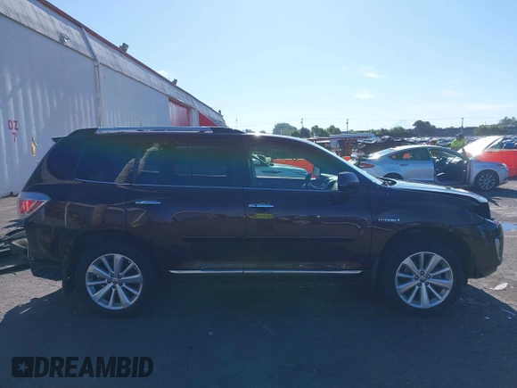 2013 Toyota Highlander Limited with VIN JTEDC3EH1D2011037, listed as a IAAI auction lot 42384576 with 334,621 mi miles and . Bid and sale history available at DreamBid. Image 14.