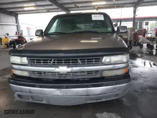 2001 Chevrolet Silverado 1500 LS with VIN 2GCEC19V811229792, listed as a IAAI auction lot 41844893 with 284,568 mi miles. Bid and sale history available at carsss.com. Image 12.