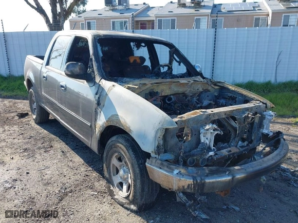 2002 Ford F-150 XLT with VIN 1FTRW07L12KA22442, listed as a IAAI auction lot 41448471 with 1 mi miles. Bid and sale history available at carsss.com. Image 1.