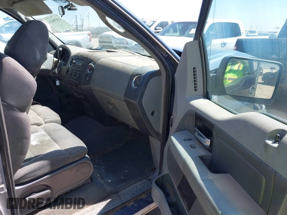 2006 Ford F-150 XLT with VIN 1FTPW12556KC38225, listed as a IAAI auction lot 41838436 with 172,926 mi miles. Bid and sale history available at carsss.com. Image 5.
