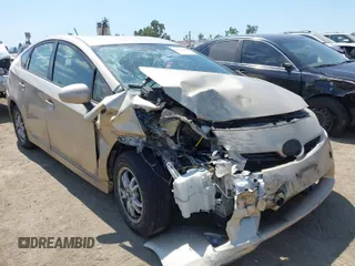 2011 Toyota Prius I with VIN JTDKN3DU3B1377265, listed as a IAAI auction lot 40279005 with 117,072 mi miles. Bid and sale history available at carsss.com. Image 1.