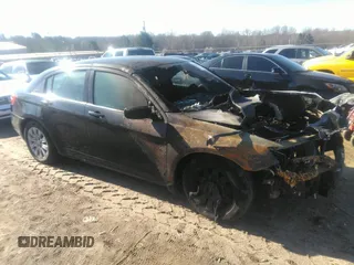 2014 Chrysler 200 LX z VIN 1C3CCBAB5EN146666, wystawiony jako IAAI lot #41763011 z przebiegiem Nie podano mil oraz . Historia ofert i sprzedaży dostępna na DreamBid. Obrazek 1.