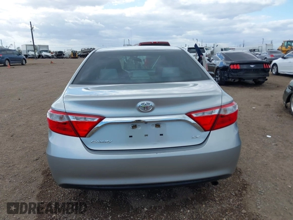 2015 Toyota Camry XLE with VIN 4T1BF1FK1FU475840, listed as a IAAI auction lot 41669607 with 104,881 mi miles. Bid and sale history available at carsss.com. Image 16.