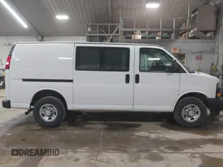 2018 Chevrolet Express Cargo Van with VIN 1GCWGAFP2J1336051, listed as a IAAI auction lot 41832327 with 189,464 mi miles. Bid and sale history available at carsss.com. Image 13.
