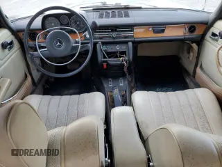 1973 Mercedes-Benz 280 z VIN 11407312001252, wystawiony jako Copart lot #80786784 z przebiegiem 75 146 mil mil oraz Czysty tytuł • Clean title. Historia ofert i sprzedaży dostępna na DreamBid. Obrazek 8.