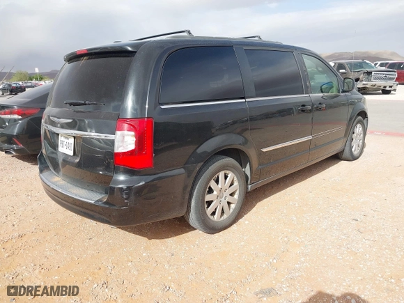2014 Chrysler Town & Country Touring with VIN 2C4RC1BG6ER400043, listed as a IAAI auction lot 41940492 with 190,447 mi miles. Bid and sale history available at carsss.com. Image 4.