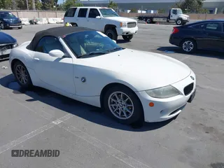 2005 BMW Z4 2.5i with VIN 4USBT33525LS56598, listed as a IAAI auction lot 42620829 with 111,999 mi miles and . Bid and sale history available at DreamBid. Image 1.