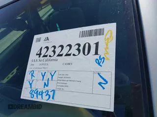 2004 Toyota Camry LE z VIN 4T1BE32K64U799027, wystawiony jako IAAI lot #42322301 z przebiegiem 89 437 mil mil oraz . Historia ofert i sprzedaży dostępna na DreamBid. Obrazek 12.