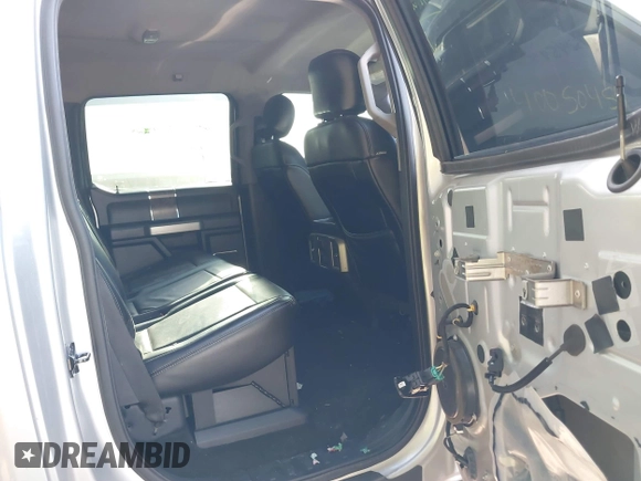 2017 Ford F-250 Lariat z VIN 1FT7W2BT1HEC10492, wystawiony jako IAAI lot #40050454 z przebiegiem 135 877 mil mil oraz . Historia ofert i sprzedaży dostępna na DreamBid. Obrazek 8.