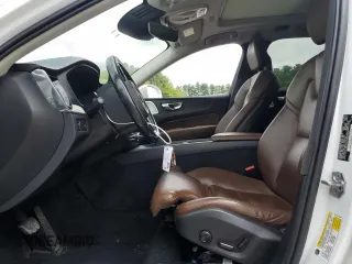2018 Volvo XC60 Inscription z VIN LYVA22RL7JB069120, wystawiony jako Copart lot #57227655 z przebiegiem 71 552 mil mil oraz Szkoda całkowita • Salvage title. Historia ofert i sprzedaży dostępna na DreamBid. Obrazek 7.