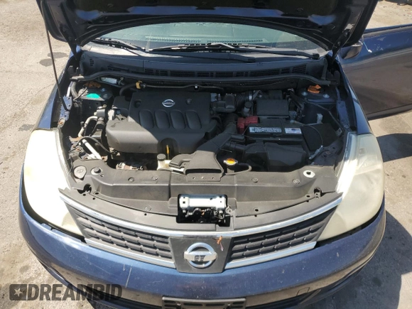 2008 Nissan Versa S z VIN 3N1BC13E48L464200, wystawiony jako Copart lot #55180675 z przebiegiem 90 854 mil mil oraz Szkoda całkowita • Salvage title. Historia ofert i sprzedaży dostępna na DreamBid. Obrazek 11.