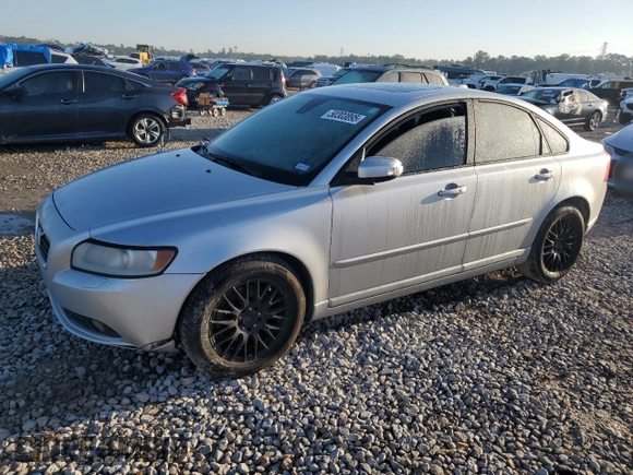 2010 Volvo S40 with VIN YV1382MS7A2510357, listed as a Copart auction lot 50303895 with 157,008 mi miles and Salvage Title. Bid and sale history available at carsss.com. Image 1.