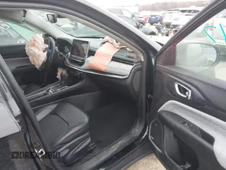 2022 Jeep Compass Latitude with VIN 3C4NJDBB9NT216660, listed as a IAAI auction lot 41505717 with 23,605 mi miles and . Bid and sale history available at DreamBid. Image 5.