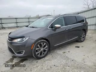 2018 Chrysler Pacifica Limited z VIN 2C4RC1GGXJR115221, wystawiony jako Copart lot #52903055 z przebiegiem 83 838 mil mil oraz Szkody całkowita. Historia ofert i sprzedaży dostępna na DreamBid. Obrazek 1.