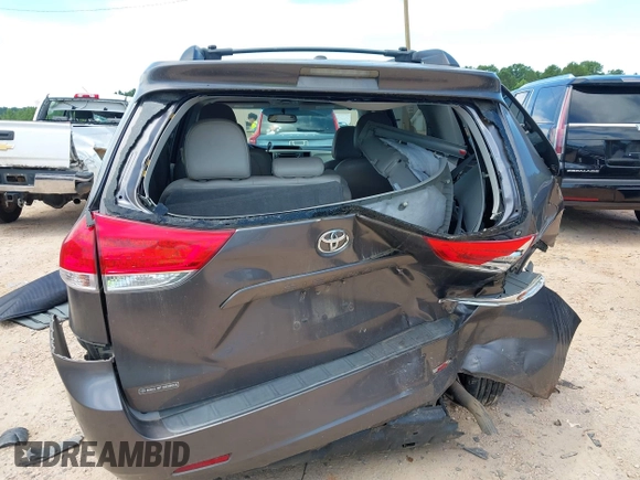 2011 Toyota Sienna LE AAS с VIN 5TDKK3DC9BS004718, выставлен на аукционе IAAI как лот 42602726 с пробегом 172 133 миль миль и . История ставок и продаж доступна на DreamBid. Изображение 16.