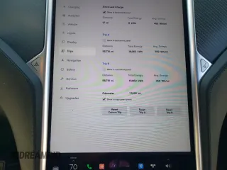 2017 Tesla Model X 90D z VIN 5YJXCDE23HF051027, wystawiony jako Copart lot #64608843 z przebiegiem 77 222 mil mil oraz Szkody całkowita. Historia ofert i sprzedaży dostępna na DreamBid. Obrazek 9.
