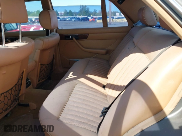1986 Mercedes-Benz 420 Series 420SEL with VIN WDBCA35D9GA209179, listed as a IAAI auction lot 42081253 with 141,249 mi miles. Bid and sale history available at carsss.com. Image 8.