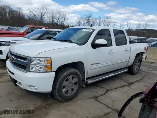 2013 Chevrolet Silverado 1500 LT with VIN 3GCPKSE73DG123013, listed as a Copart auction lot 77871044 with 152,921 mi miles and Salvage Title. Bid and sale history available at carsss.com. Image 1.
