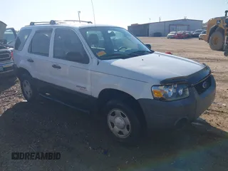 2007 Ford Escape XLS with VIN 1FMYU02Z27KB18032, listed as a IAAI auction lot 42047295 with 163,348 mi miles. Bid and sale history available at carsss.com. Image 1.