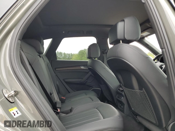 2023 Audi Q5 S line Premium Plus z VIN WA1EAAFY3P2183215, wystawiony jako Copart lot #57240255 z przebiegiem 13 998 mil mil oraz Szkody całkowita. Historia ofert i sprzedaży dostępna na DreamBid. Obrazek 11.