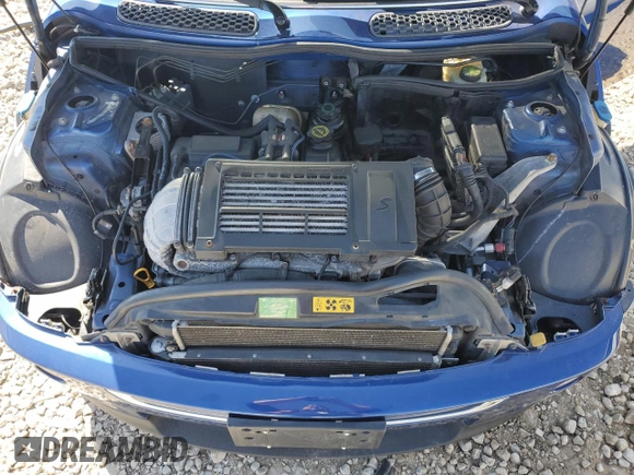 2003 MINI Hardtop S with VIN WMWRE33423TD67736, listed as a Copart auction lot 53428565 with 148,784 mi miles and Clean Title. Bid and sale history available at DreamBid. Image 11.