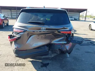 2021 Toyota Sienna LE with VIN 5TDKRKEC9MS040481, listed as a IAAI auction lot 41881118 with 41,843 mi miles. Bid and sale history available at carsss.com. Image 6.