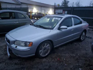 2005 Volvo S60 with VIN YV1RH592352470403, listed as a Copart auction lot 78611684 with 165,550 mi miles and Salvage Title. Bid and sale history available at carsss.com. Image 1.