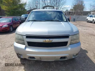 2010 Chevrolet Suburban LS with VIN 1GNUKHE34AR225345, listed as a IAAI auction lot 42106308 with 203,097 mi miles. Bid and sale history available at carsss.com. Image 13.