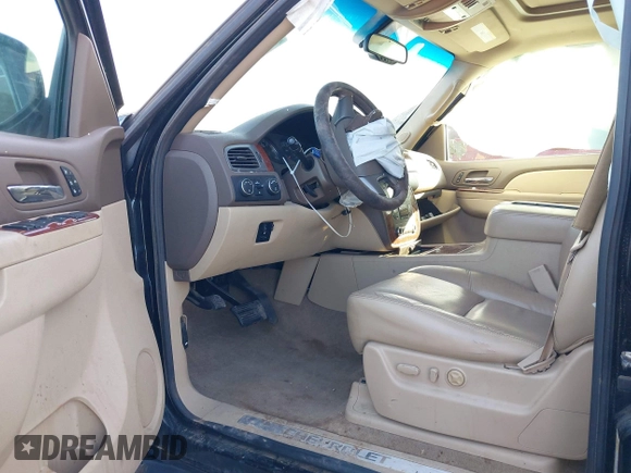 2012 Chevrolet Suburban LTZ with VIN 1GNSKKE75CR133445, listed as a IAAI auction lot 41590306 with 203,592 mi miles. Bid and sale history available at carsss.com. Image 5.
