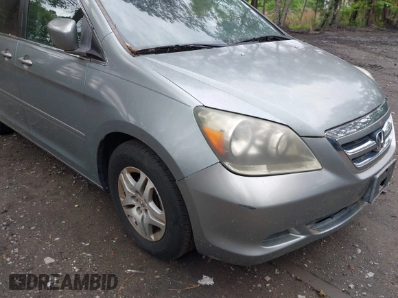 2005 Honda Odyssey EX-L with VIN 5FNRL38725B065555, listed as a IAAI auction lot 42198453 with 175,544 mi miles. Bid and sale history available at carsss.com. Image 6.