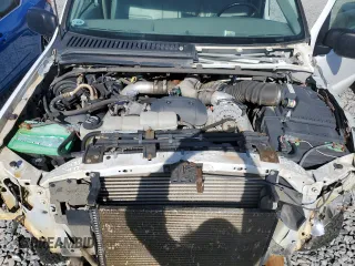 2000 Ford Super Duty F-250 XL with VIN 1FTNF21F6YEE07189, listed as a Copart auction lot 88033105 with 255,739 mi miles and Salvage Title. Bid and sale history available at carsss.com. Image 11.