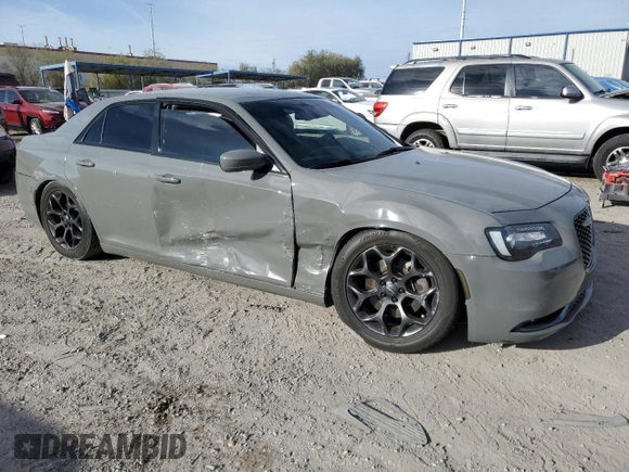 2019 Chrysler 300 with VIN 2C3CCAGG2KH539686, listed as a Copart auction lot 47141305 with 101,607 mi miles and Salvage Title. Bid and sale history available at carsss.com. Image 4.